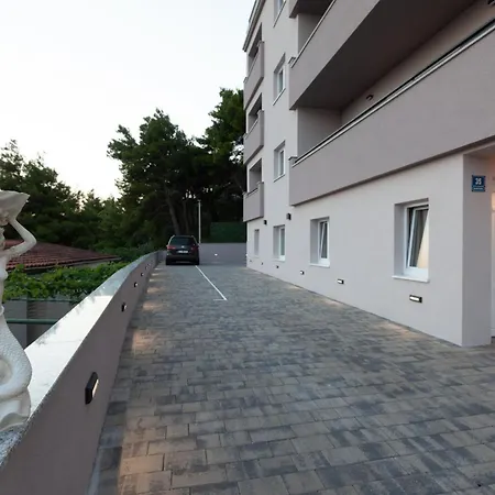 Bella Figura I * Makarska